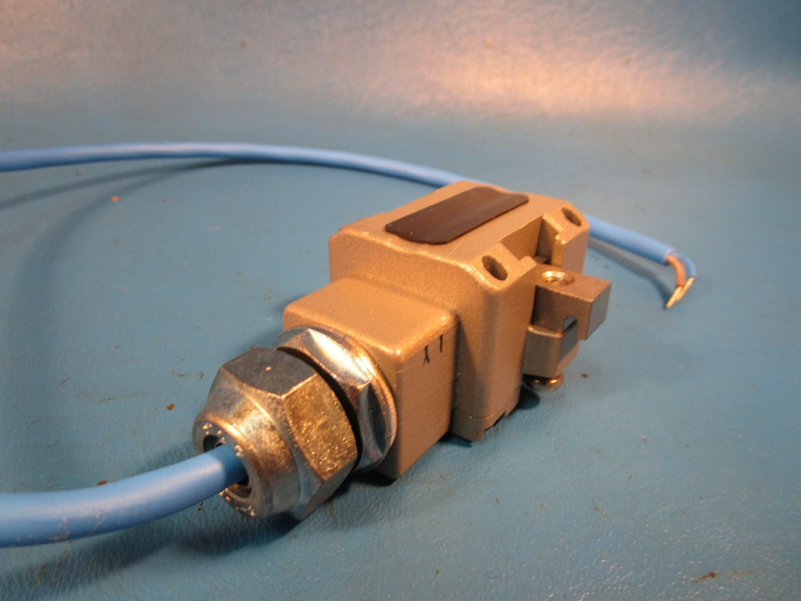 SMC D-B31J auto-switch, w/indicator light, AUTO-SWITCH ACCESSORY
