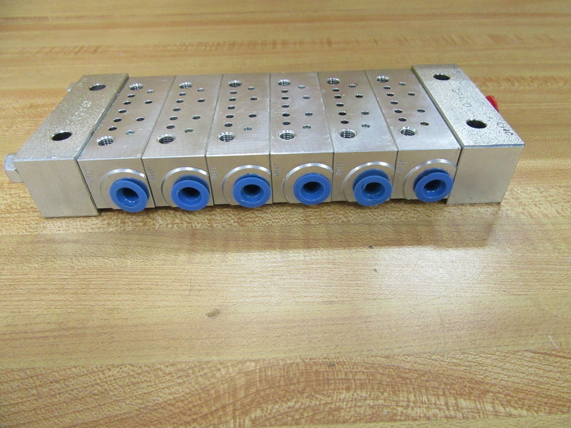 Graco 24G488 Divider Valve Base Plate