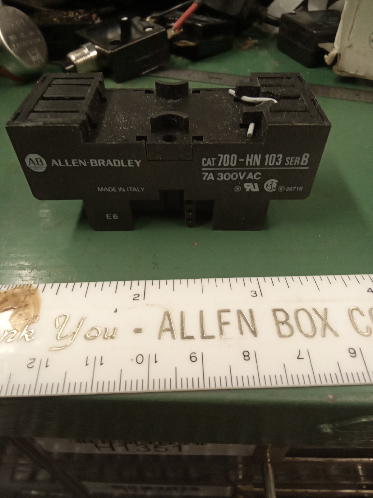 Allen-Bradley 700-HN103-B Relay Socket 14-Blade Din Rail Mount 300VAC 7Amp