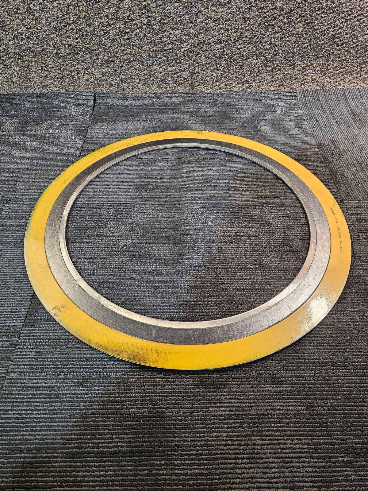 Flexitallic Spiral Wound Gasket 20″ 300 25.5″ ASME B16.20 347/347/FG Yellow