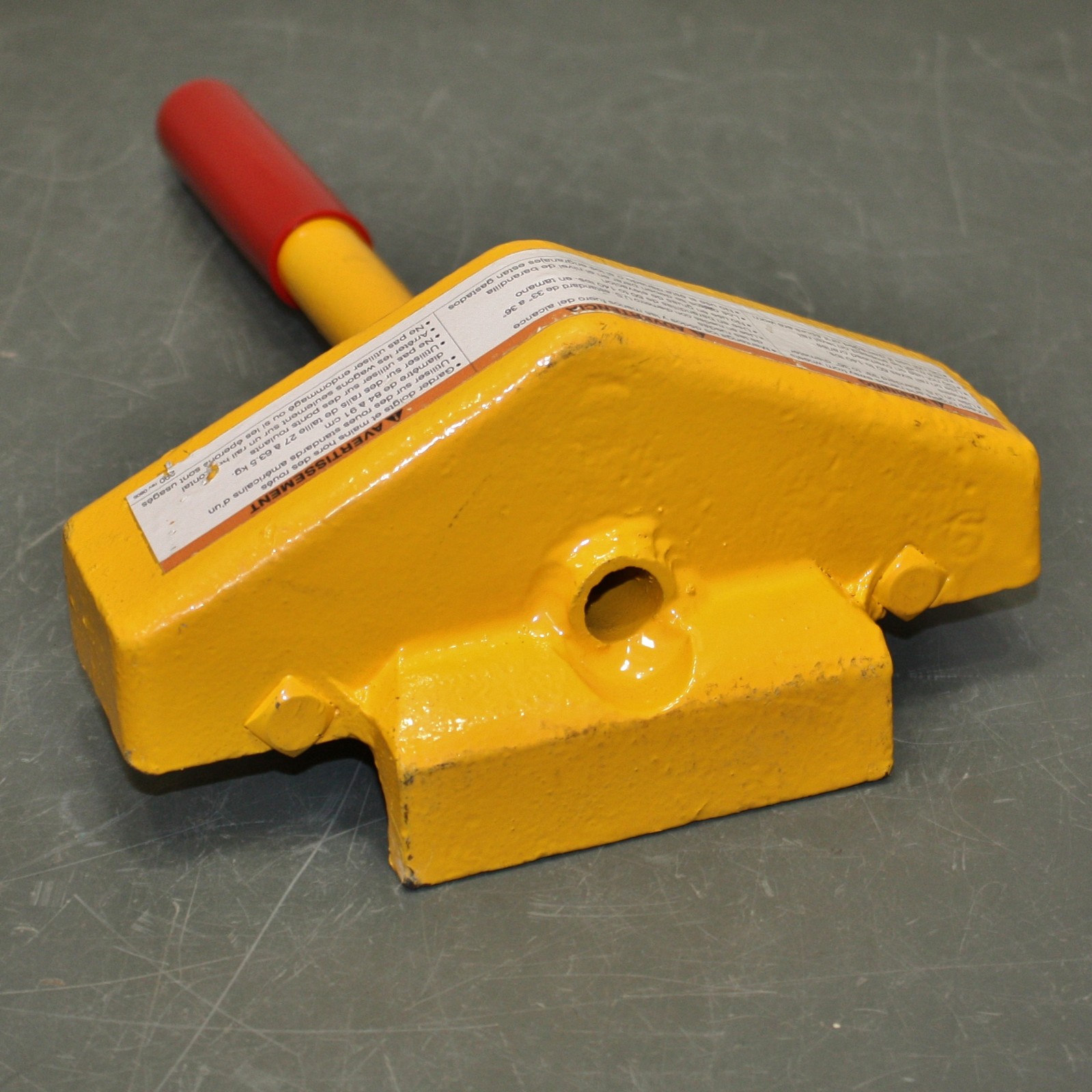 (2) Vestil Railcar Wheel Chock SRC-1, 7-1/2″ x 12-1/2″ x 3-3/4″, Yellow, Steel