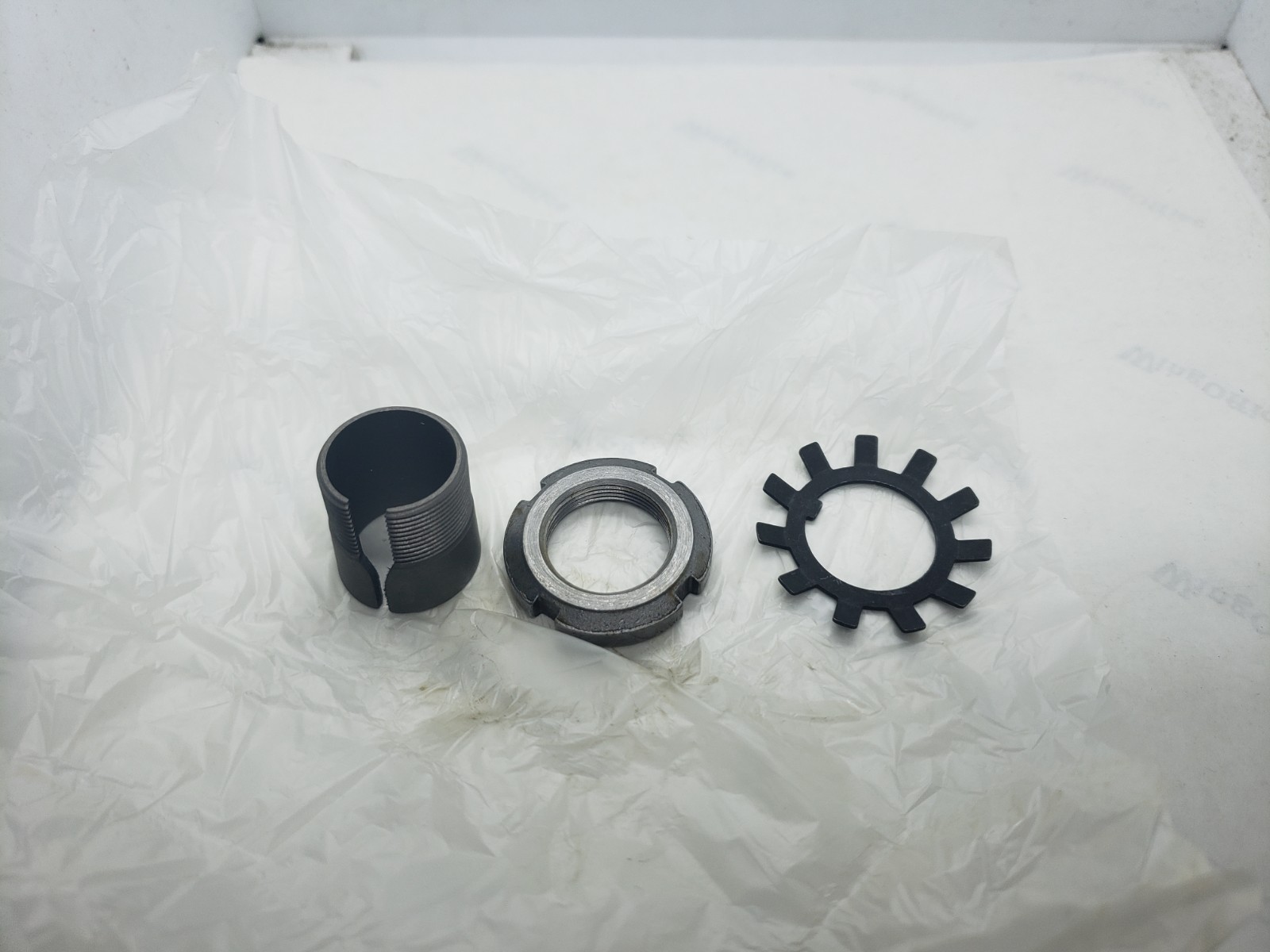 SKF H204 ADAPTER SLEEVE 17mm BORE DIAMETER 24mm WIDTH, NIB