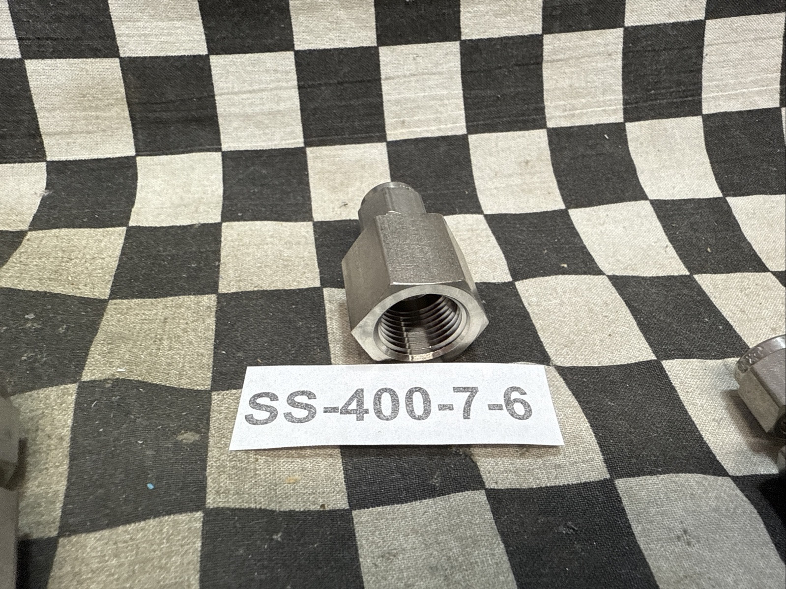 SWAGELOK SS-400-7-4, SS-400-7-6, SS-600-7-4, SS-600-7-6, LOT OF 8, SHIPSAMEDAY