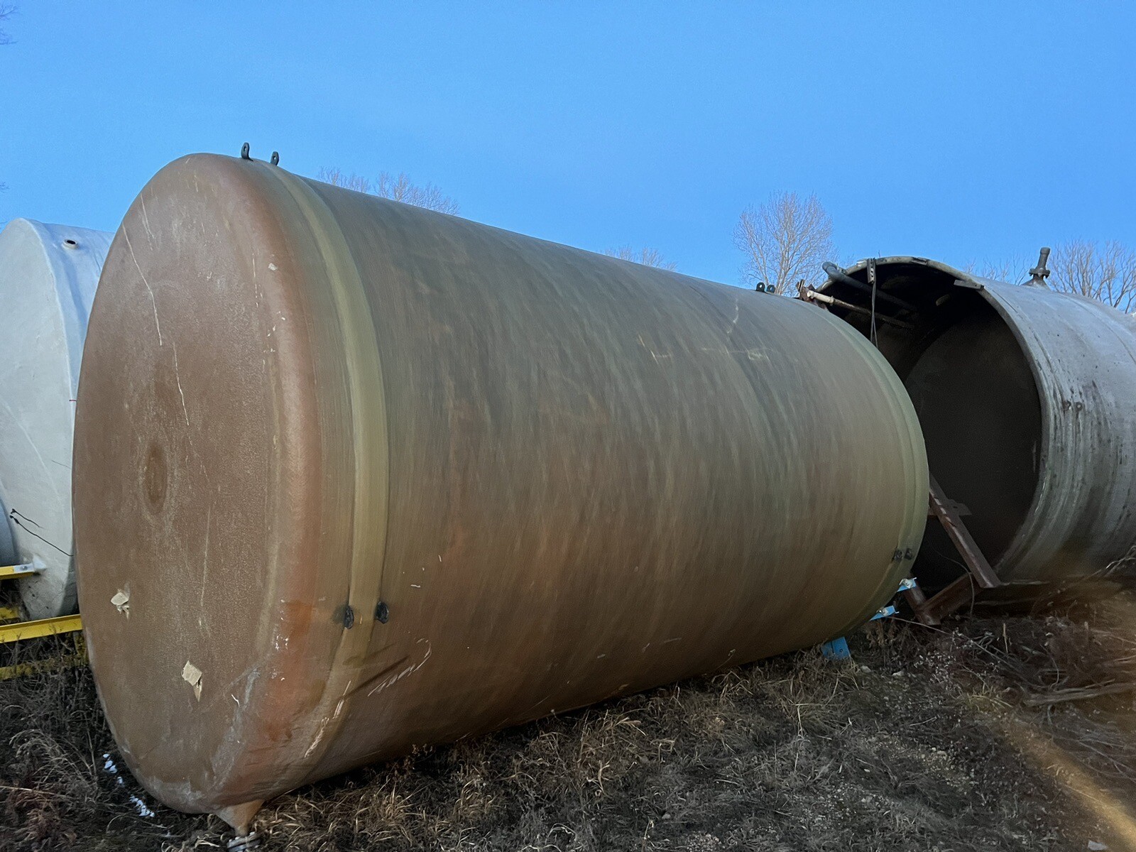 5000 Gallon Fiberglass Vertical Poly Storage Tank, 13′ H x 8’6″ D