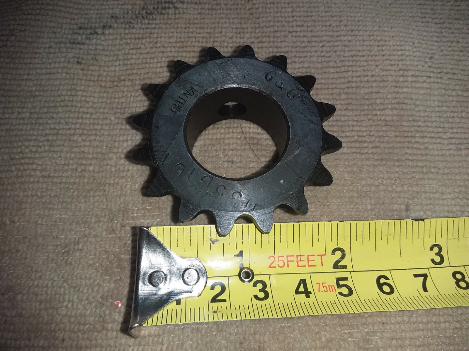 H35B16-1″ 1 Inch Shaft Round Bore Sprocket # 35 Roller Chain 16 Tooth