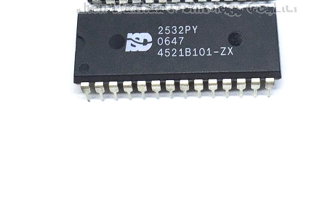 1PC New ISD2532PY DIP28 in-line 32-second multi-time recording