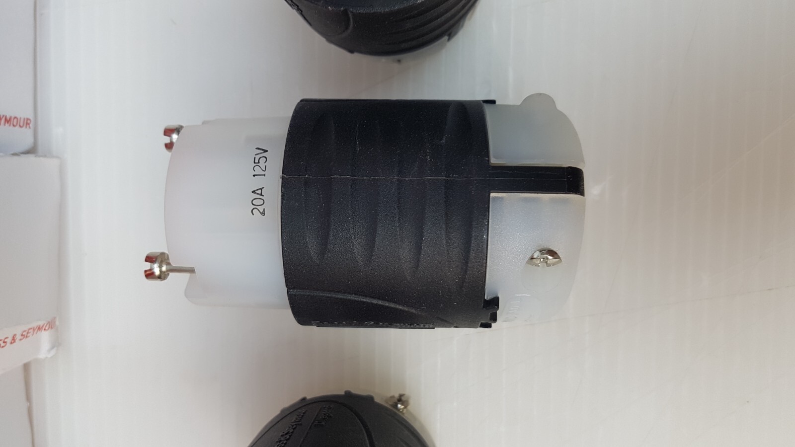 12PCS PASS&SEYMOUR LEGRAND L520-C TURNLOK CONNECTOR