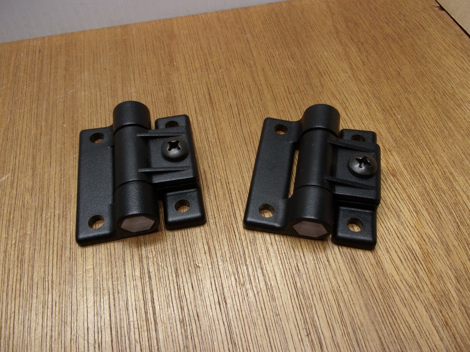 X2 Southco E6-10-501-20 Adjustable Torque Hinge 80/20 1/4″ Double Slide In Nuts