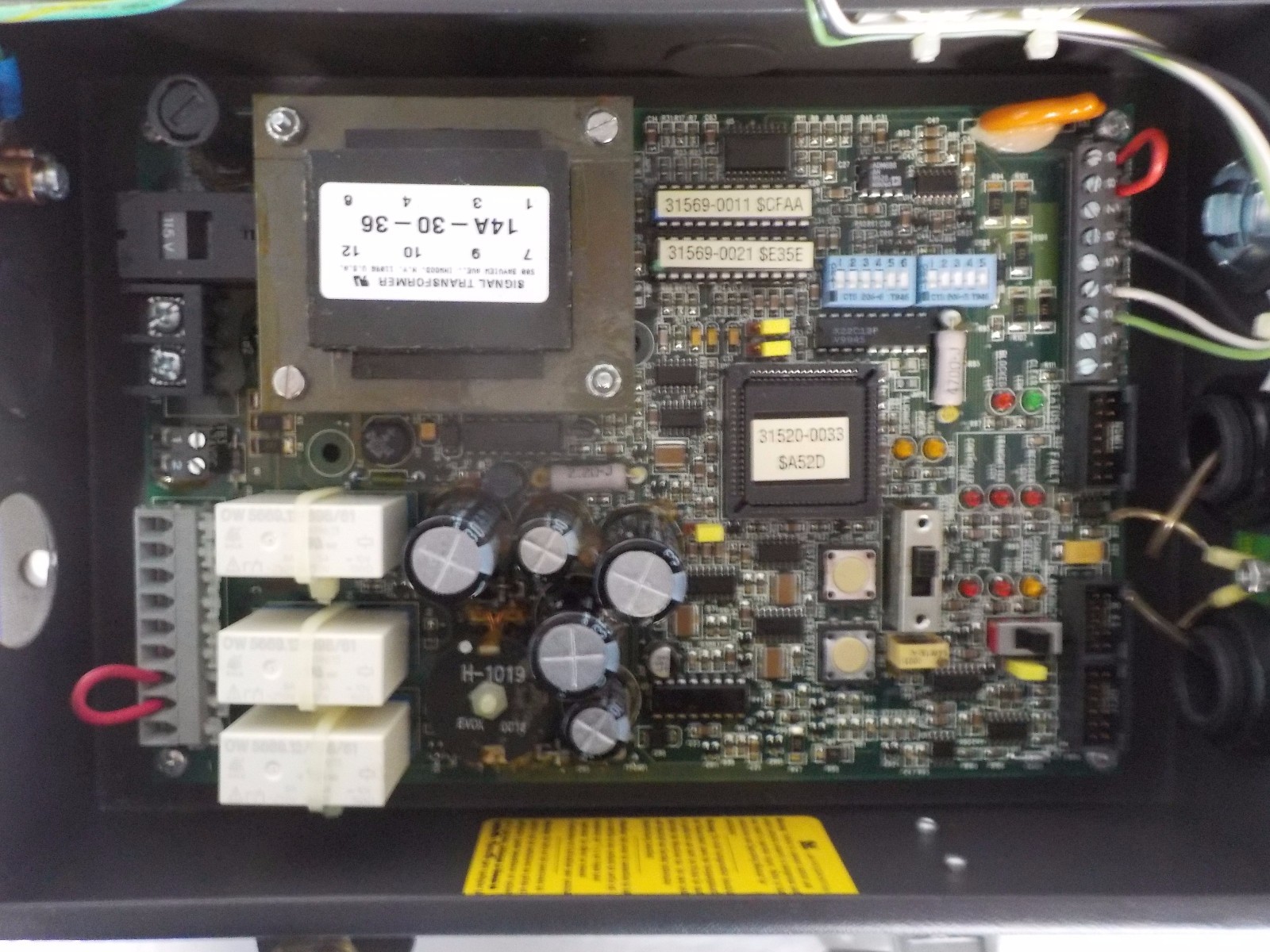 STI LCCK-FB-AC1-U USED SAFETY LIGHT CURTAIN CONTROLLER LCCKFBAC1U