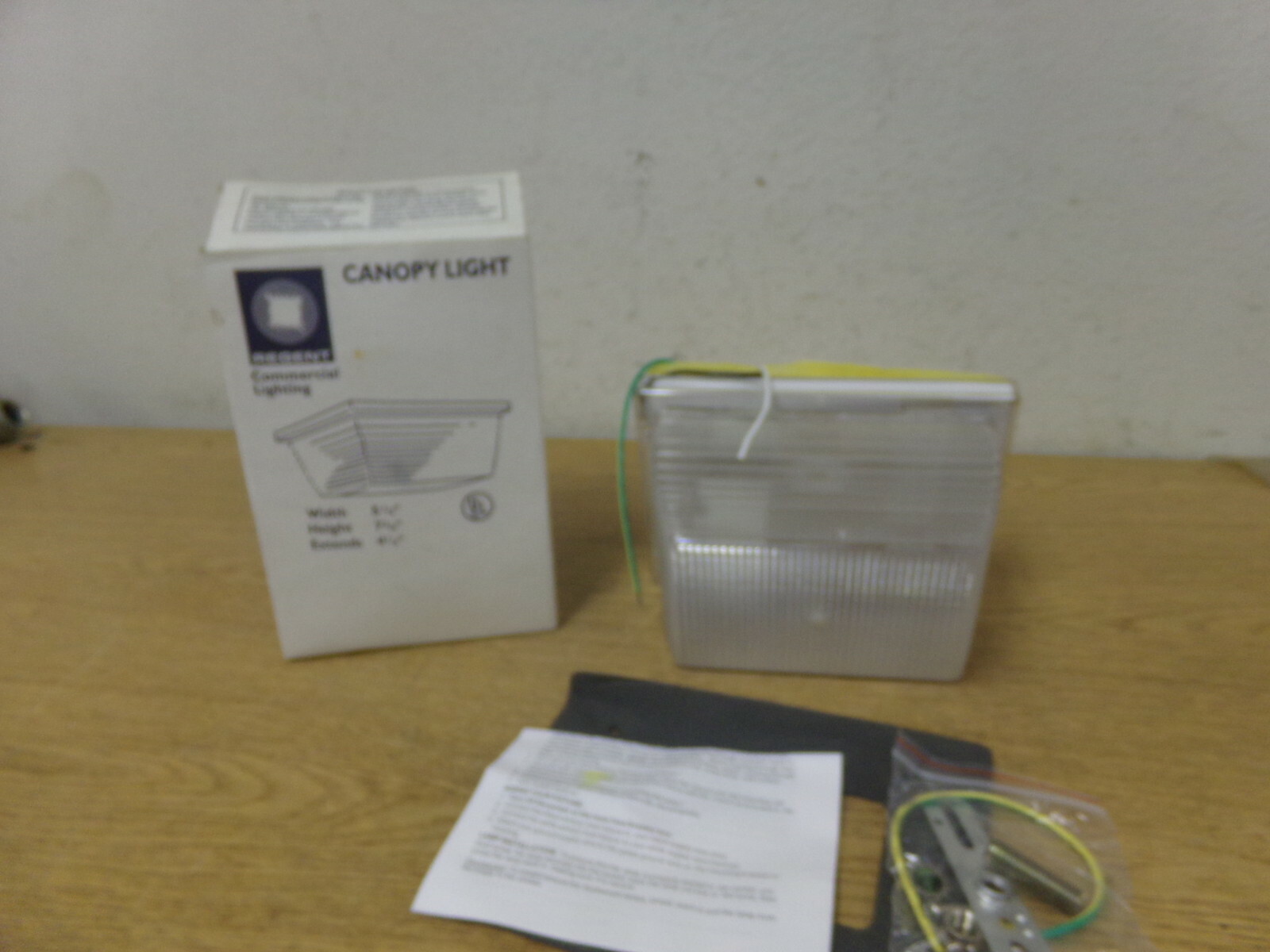 NEW Regent Commercial Canopy Light W/5-1/2 x H 7-3/4 Extends 4-1/4 incandescent