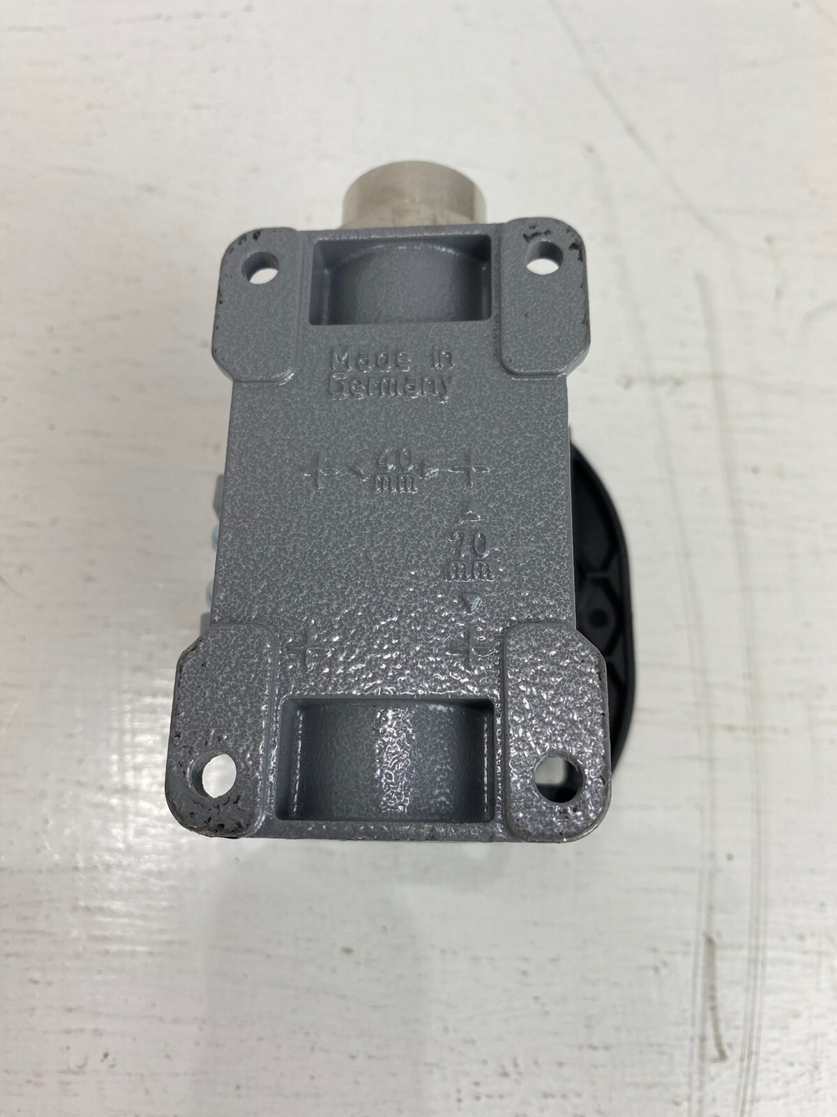 Thomas & Betts BB606MV Single Lever Box Base With Cover; 1 Inch x 0.500 Inch NP