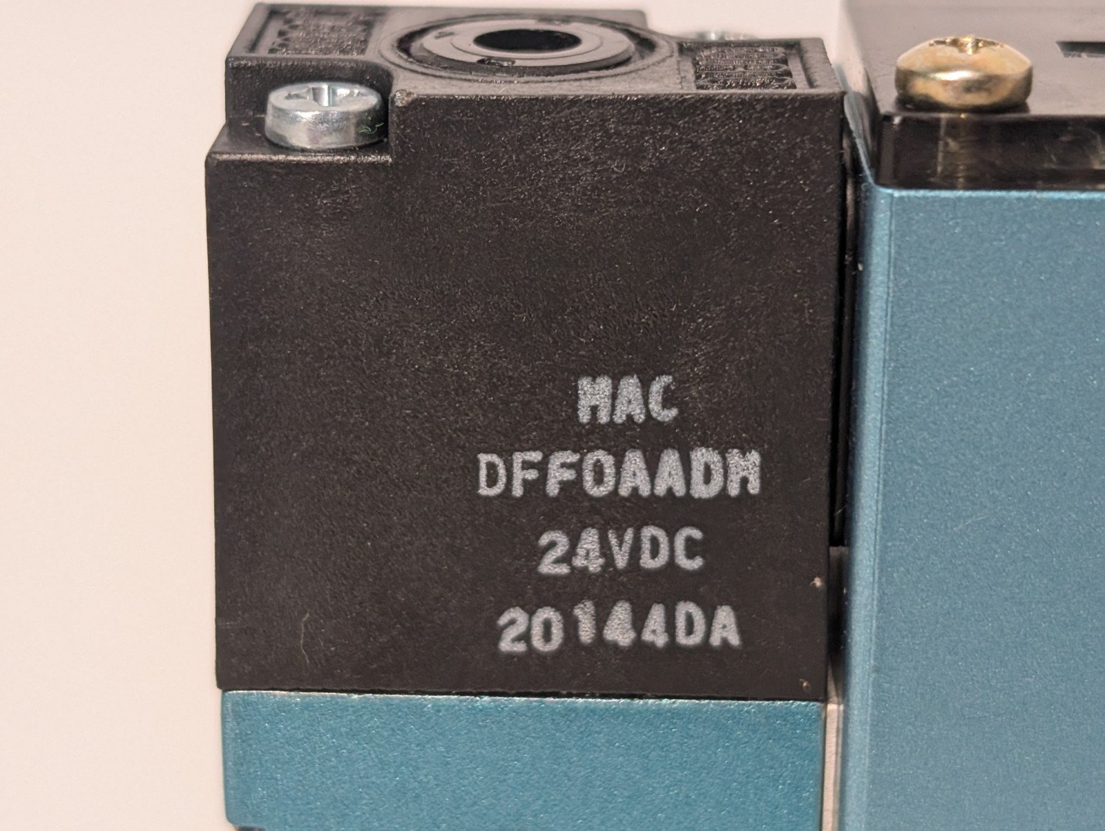 Fleetwood Goldco Wyard Model 304421 Solenoid Valve, 24vdc, 20 to 120psi, MAC