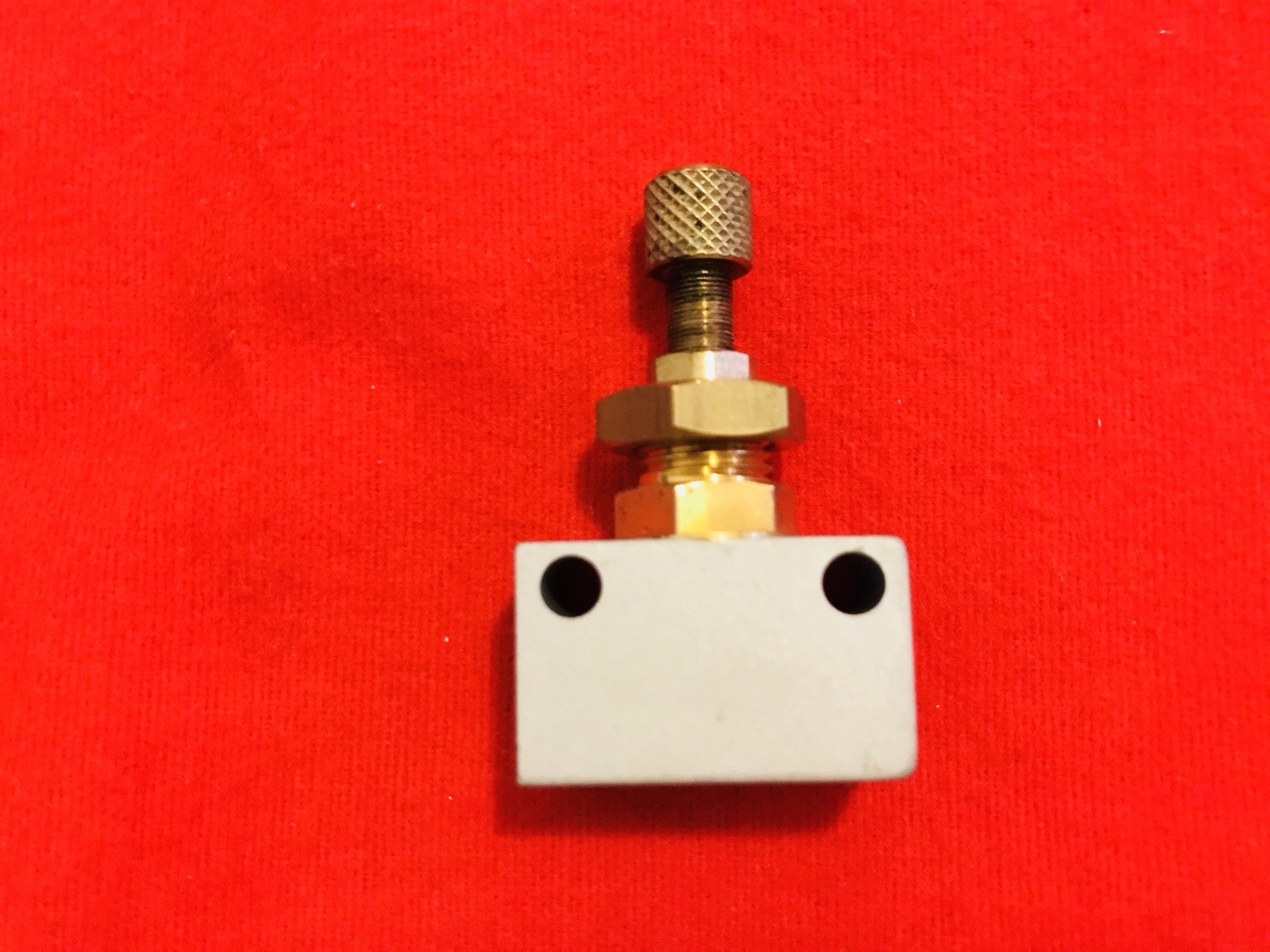 CAMOZZI FLOW CONTROLLER #RFO 352 UNUSED