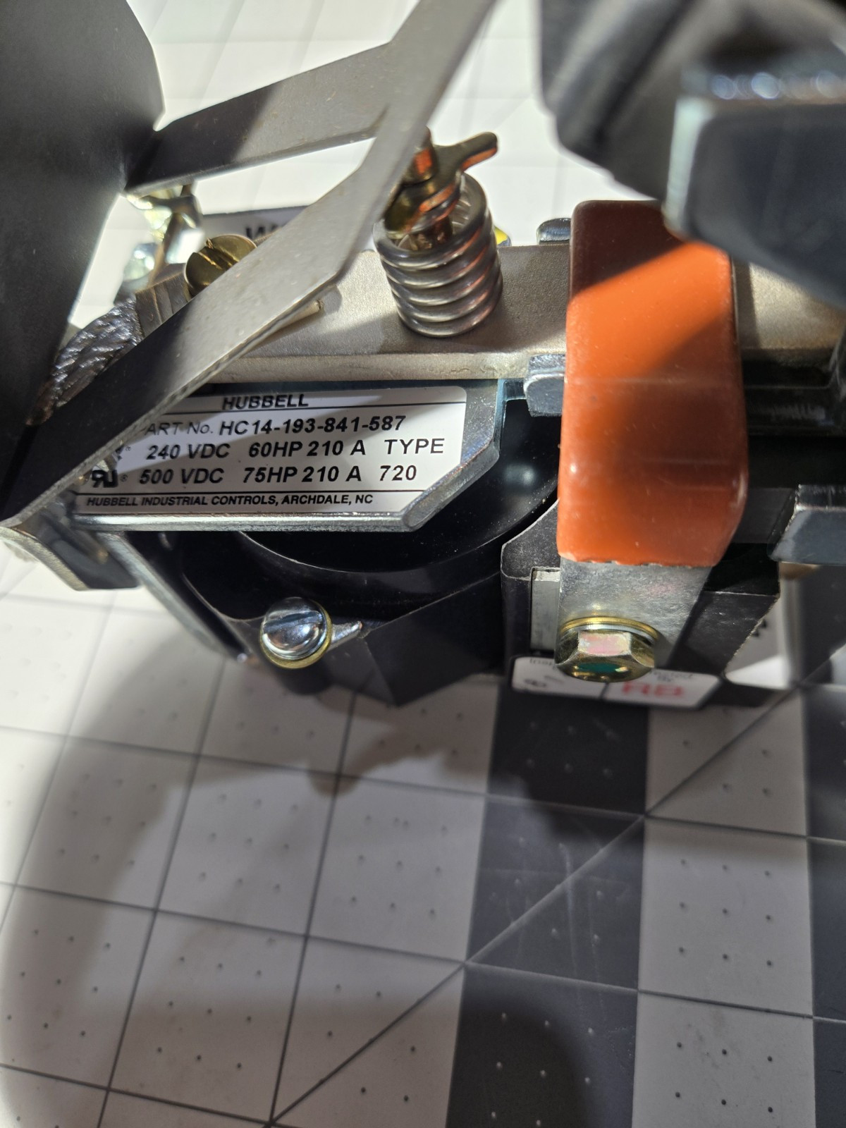Hubbell HC14-193-841-587 DC Contactor