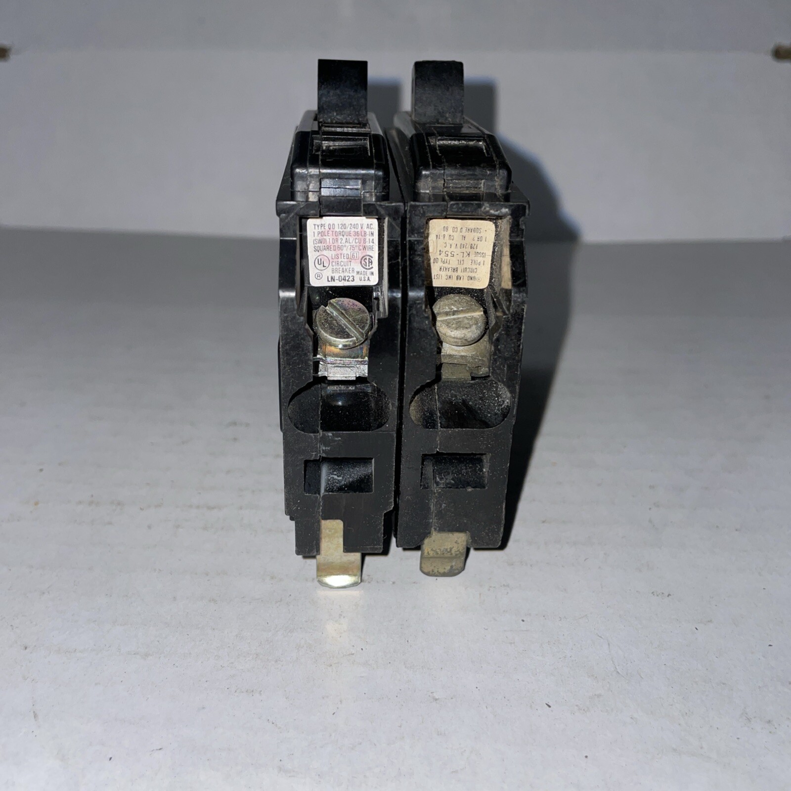 PACK OF 2 Square D QO115 1-pole 15A Circuit Breaker AD-9011 TESTED