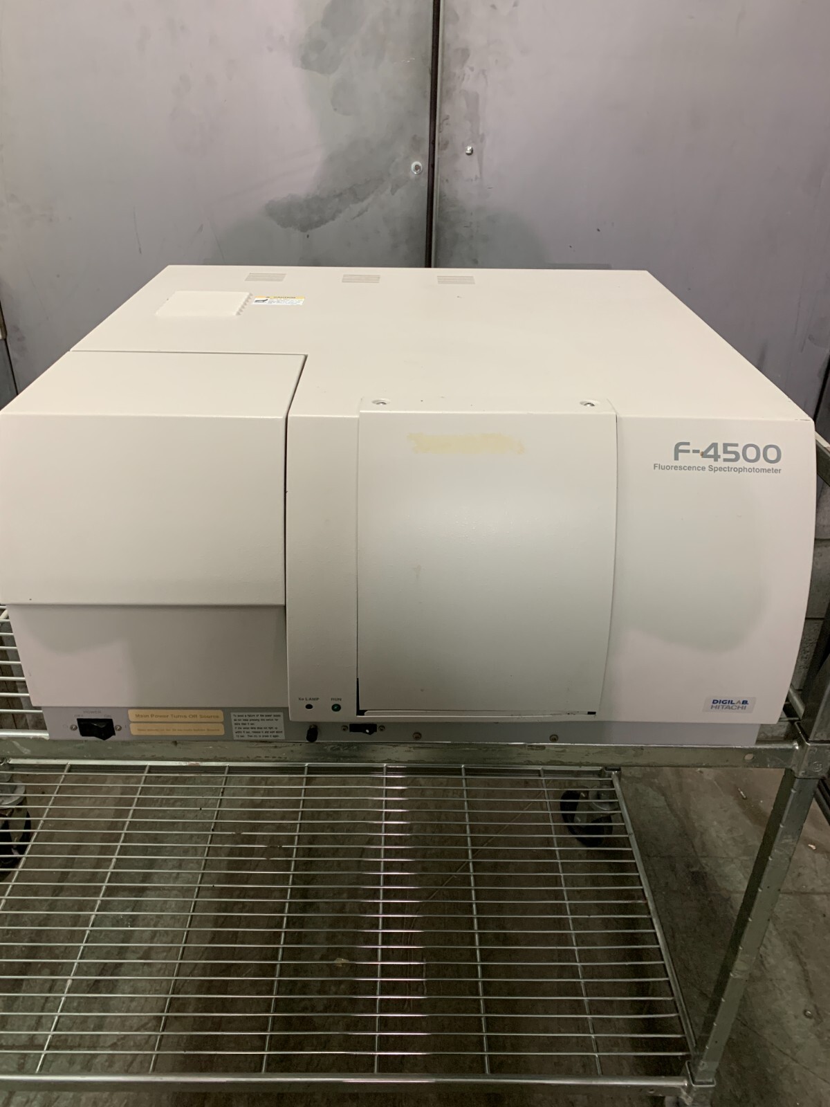 HITACHI FLUORESCENCE SPECTROPHOTOMETER F-4500
