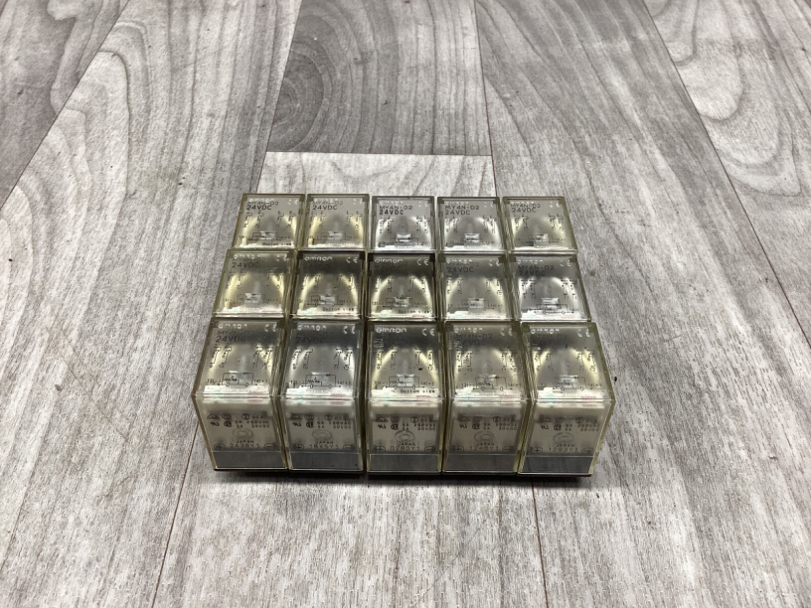 Lot Of 15 Omron MY4N-D2 Relay 14 Pin 24VDC #18F56