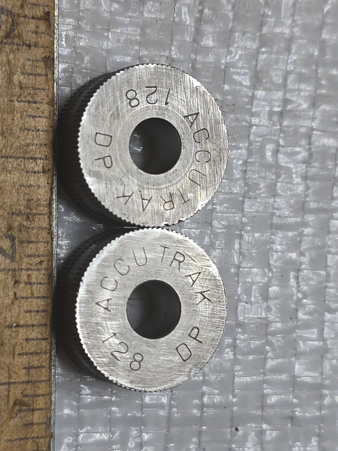 ACCU TRAK 128 DP KNURL WHEEL 3/4″ X 3/8″ X 1/4″ LOT OF 2 NOS