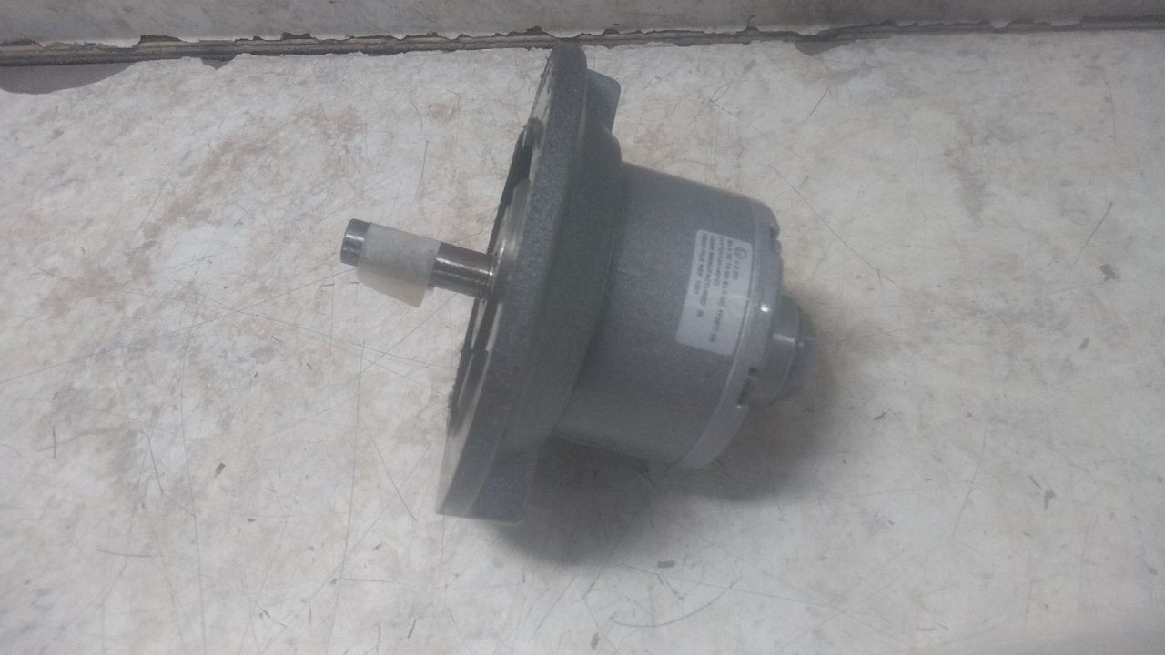 Gast 4AM-NRV-70C 1.7 Output HP 3000 RPM 35 In-Lb Torque 72 Max CFM Air Motor