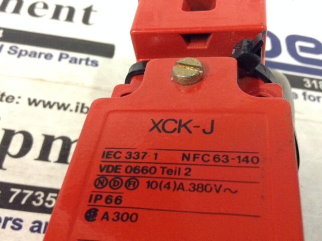 NEW Lot of (3) Telemecanique Safety Interlock XCK-J5910H7 w/Warranty