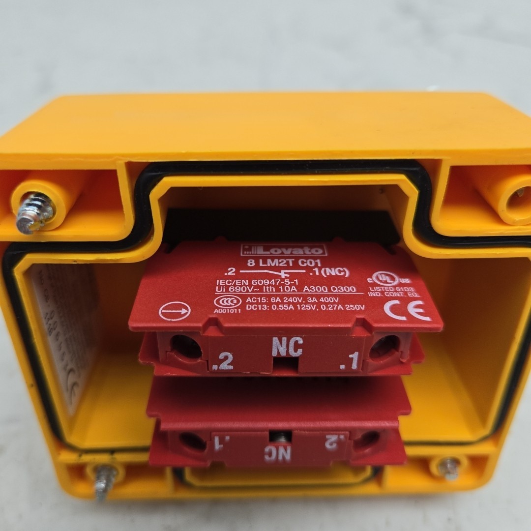 Banner ESL-30/60 Emergency Stop Button With Enclosure 120656