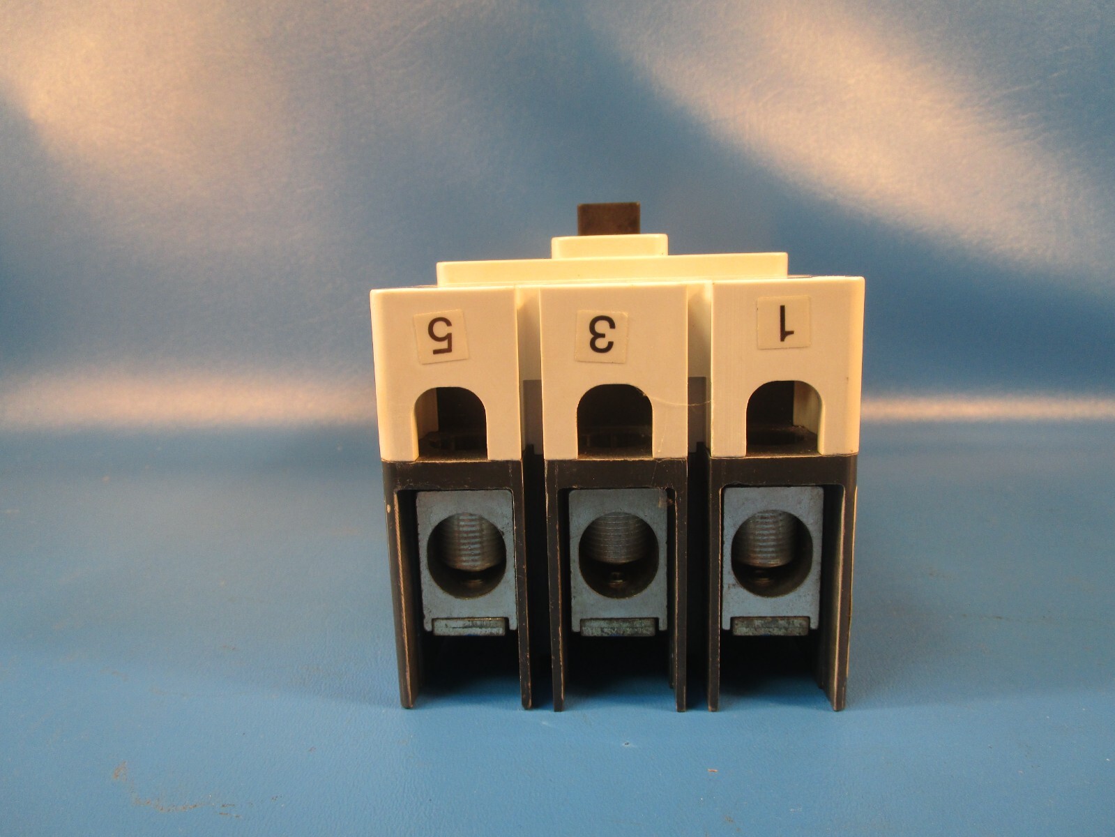 Eaton HJW3250V Molded Case Breaker HJW 3 Pole, 250A 690V 50/60Hz