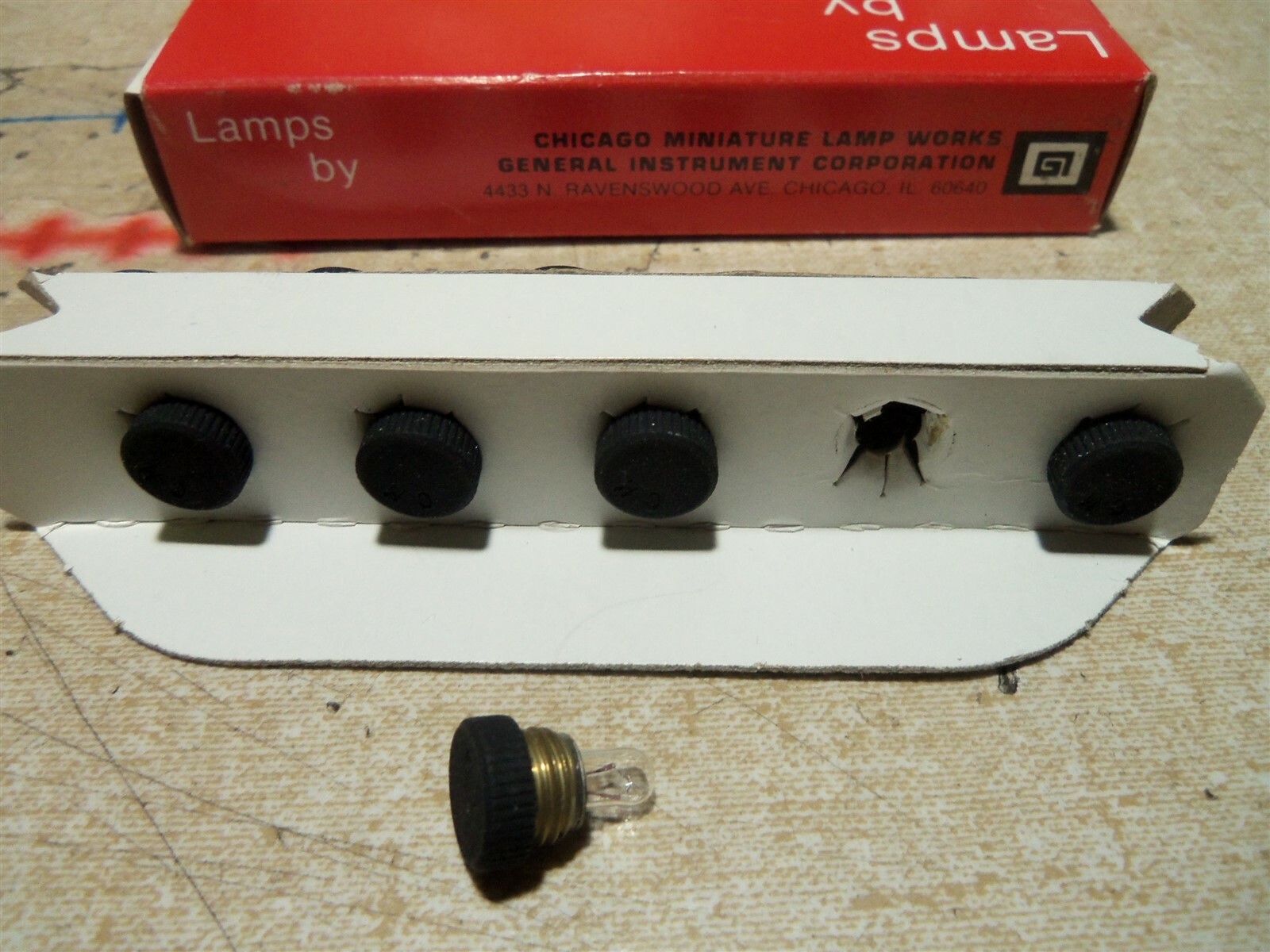 NEW Chicago Miniature lamps CM326 00110055 Light Bulbs Box of 10 *FREE SHIPPING*