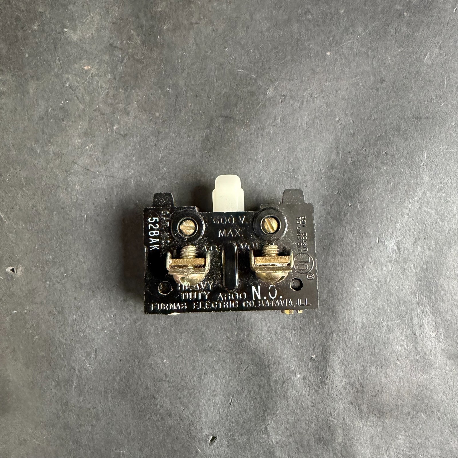 FURNAS 52BAK OIL TIGHT CONTACT BLOCK ($15 OBO)