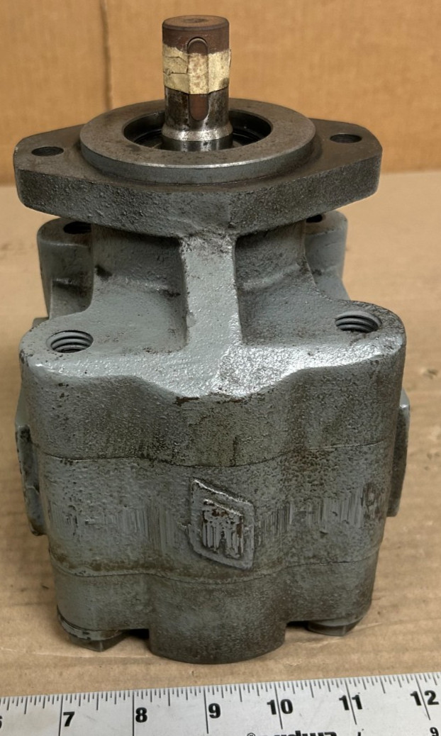 Parker Hydraulic Motor 41 GPM 3,000 PSI 2,400 RPM M30A894BEEF12-30 Swanson