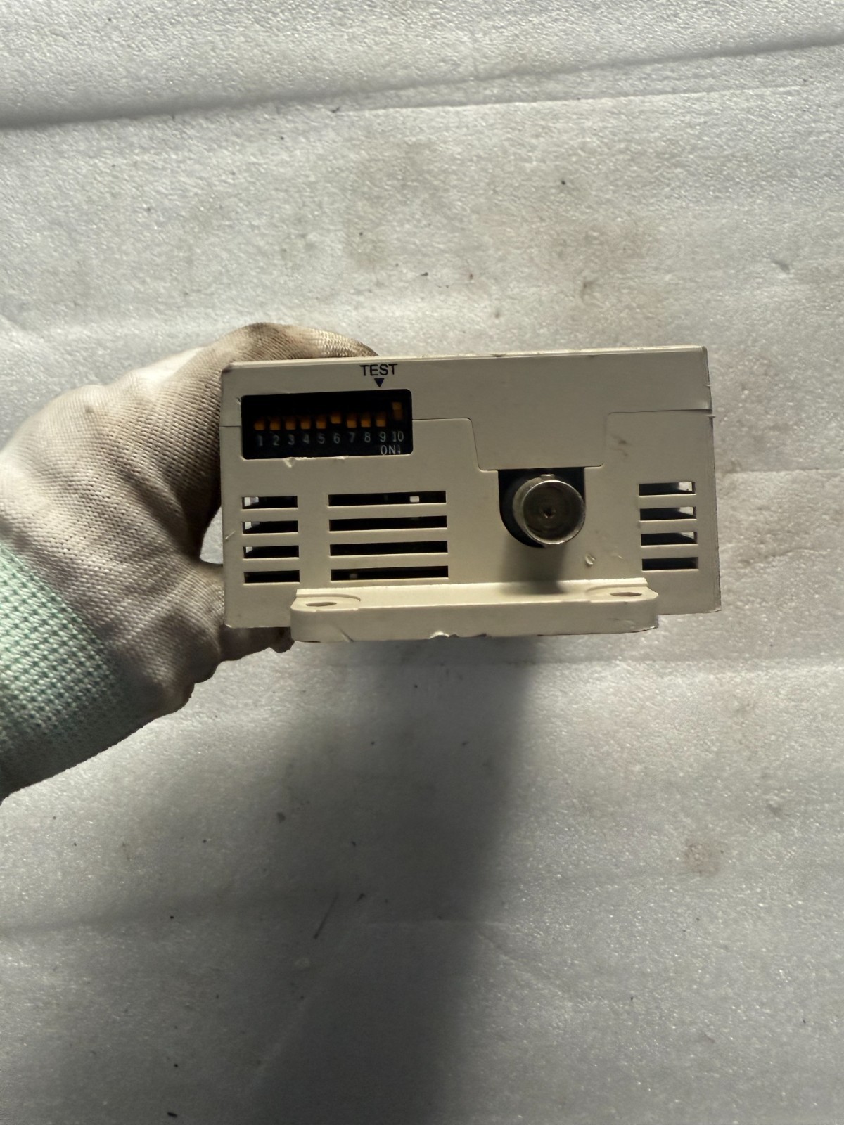 OMRON V640-HAM11-V4 AMPLIFIER UNIT