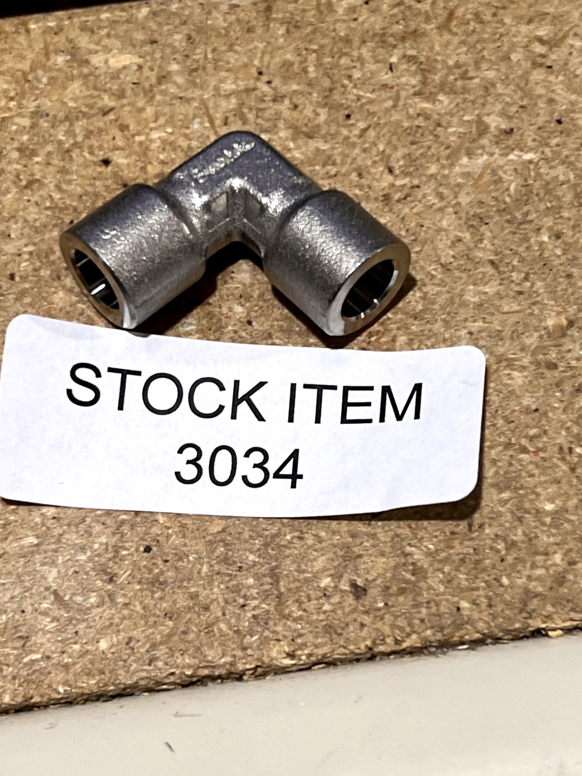 Swagelok Cajun 90 Deg Elbow Tubing Union 42122379 316SS W201 7E4 3/8″ SWLD QTY 1