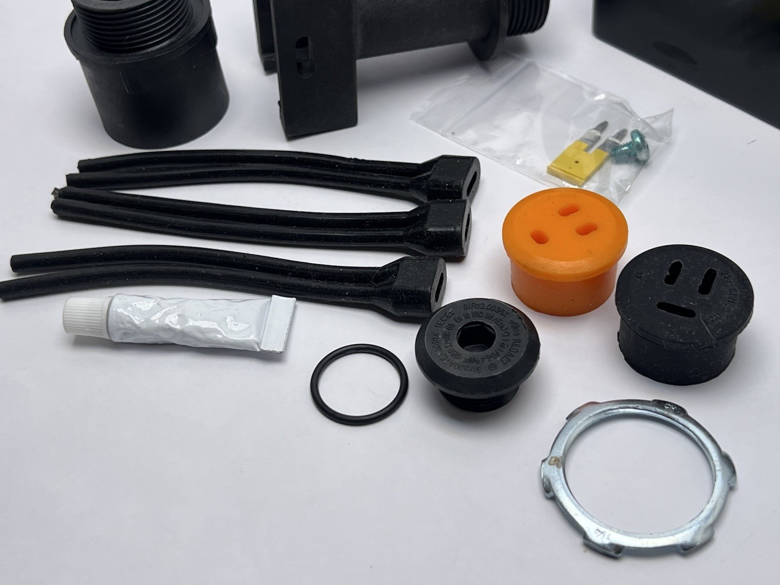 Chromalox UMC Multiple Power Connection Splice Tee Kit for Heat Trace Cables NEW