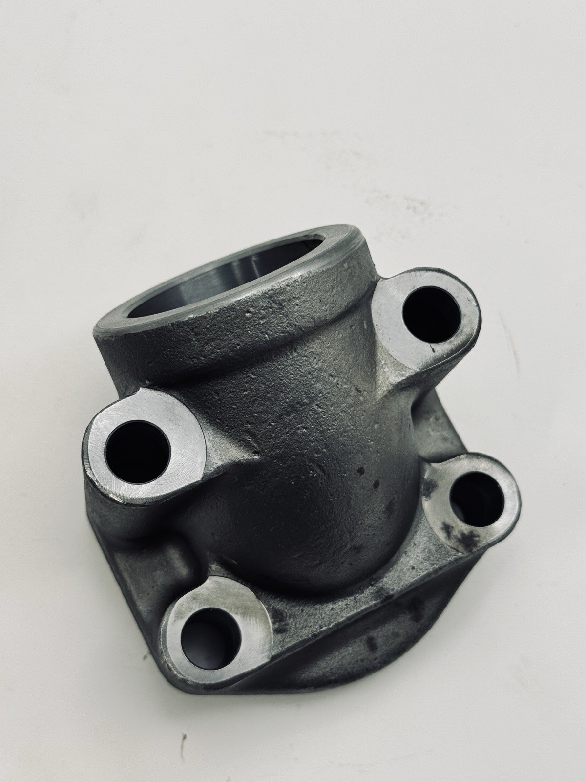 4-bolt Hydraulic Flange Adapter Elbow 22-1/2 degree 2″ID SAE x Socket Weld