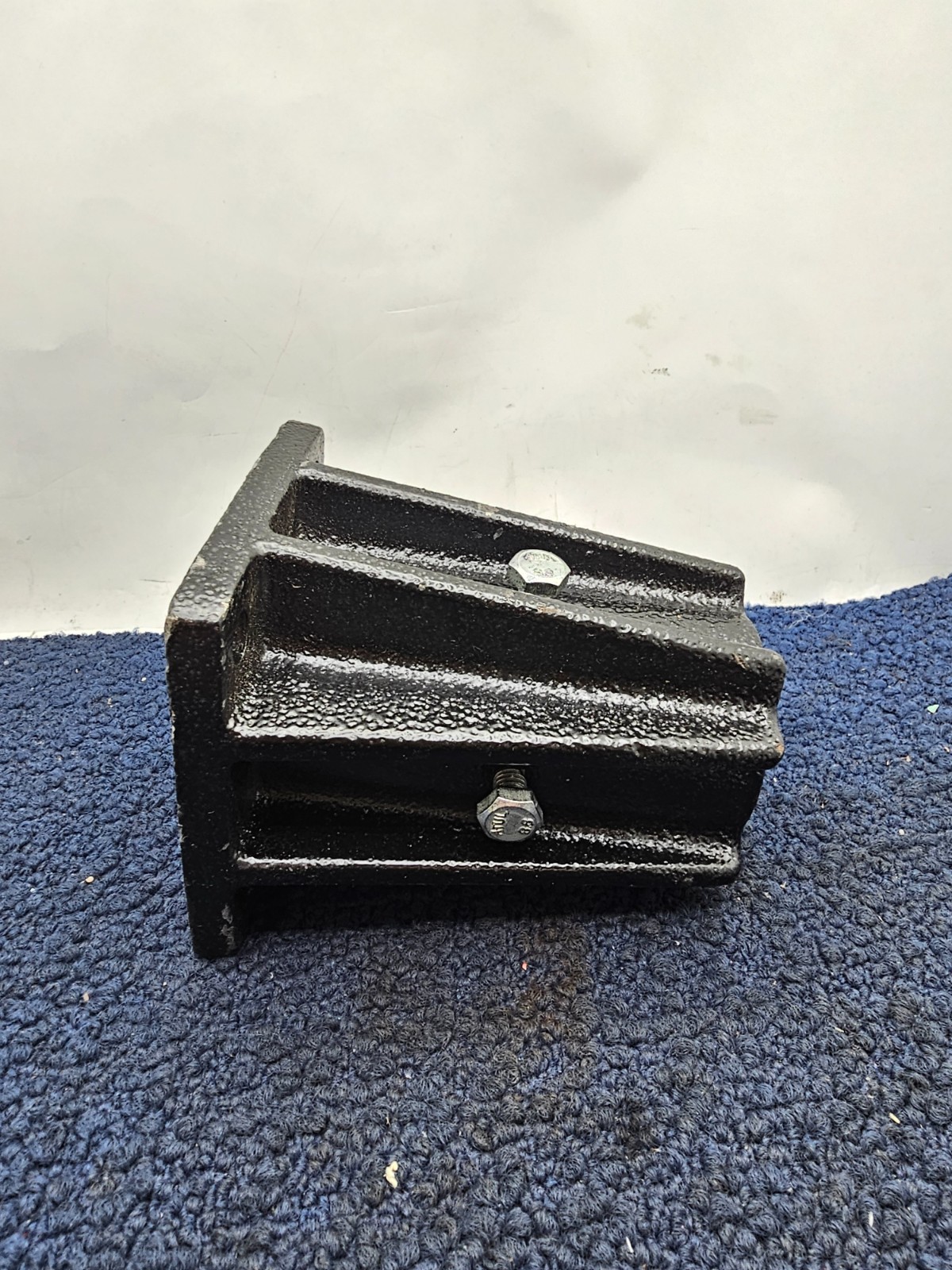 Global Industrial 940374 Single Socket Base For Pedestrian Barrier