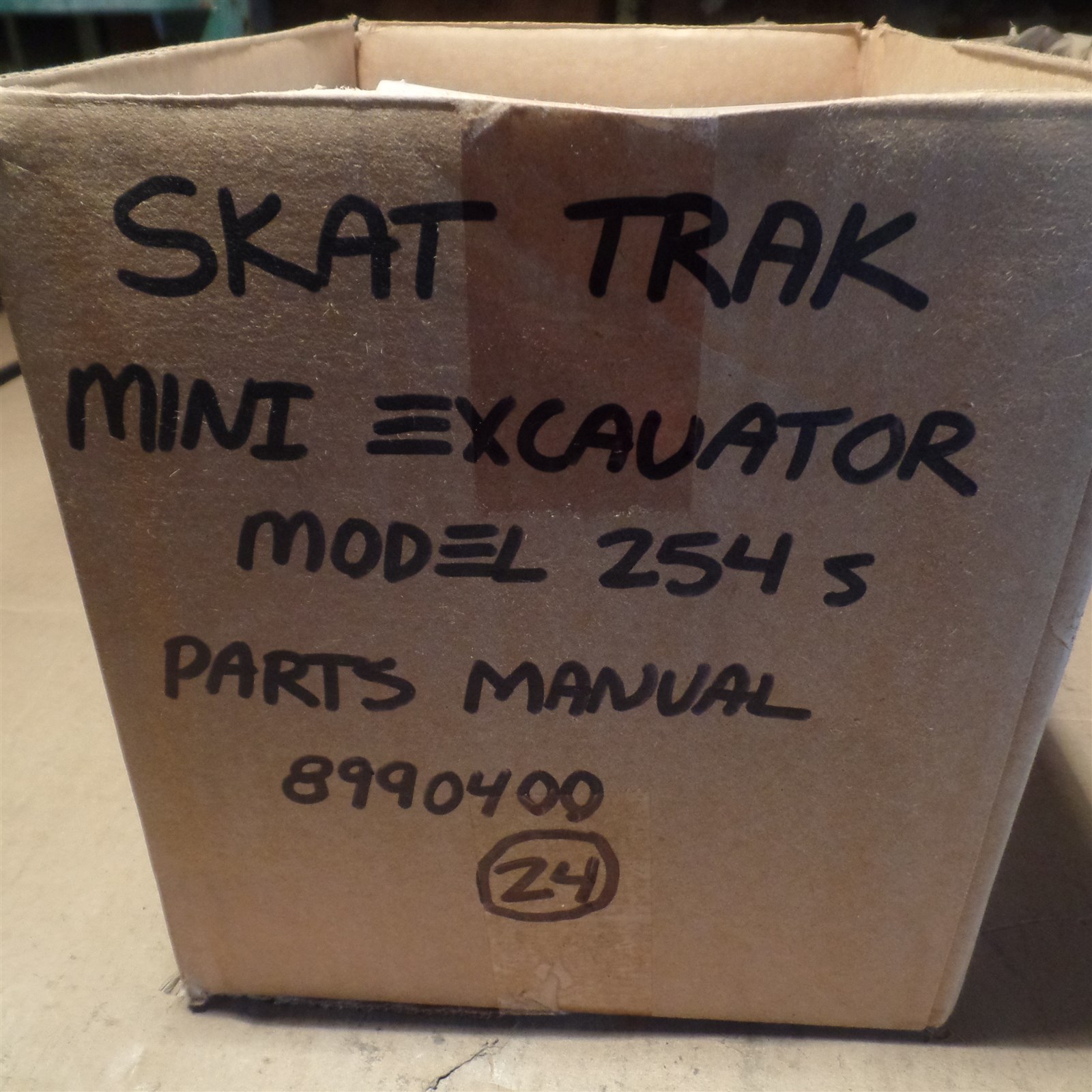 SCAT TRAK MINI EXCAVATOR MODEL 254S PARTS MANUAL, 8990400, OMNIQUIP