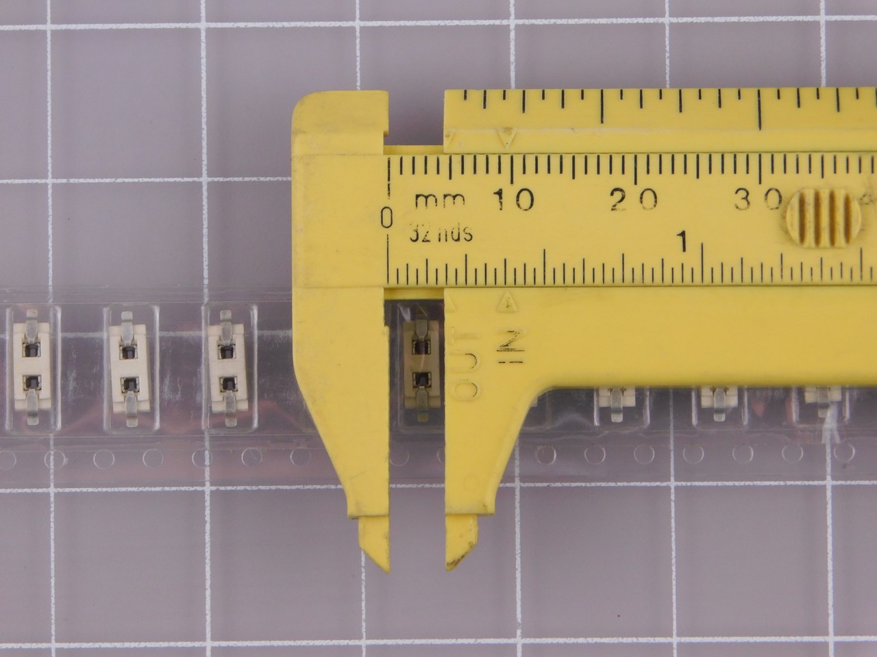 Lot of 1000 FLEXTRONICS PBE-THK-PHL-KM3H 2 Pin F Connector