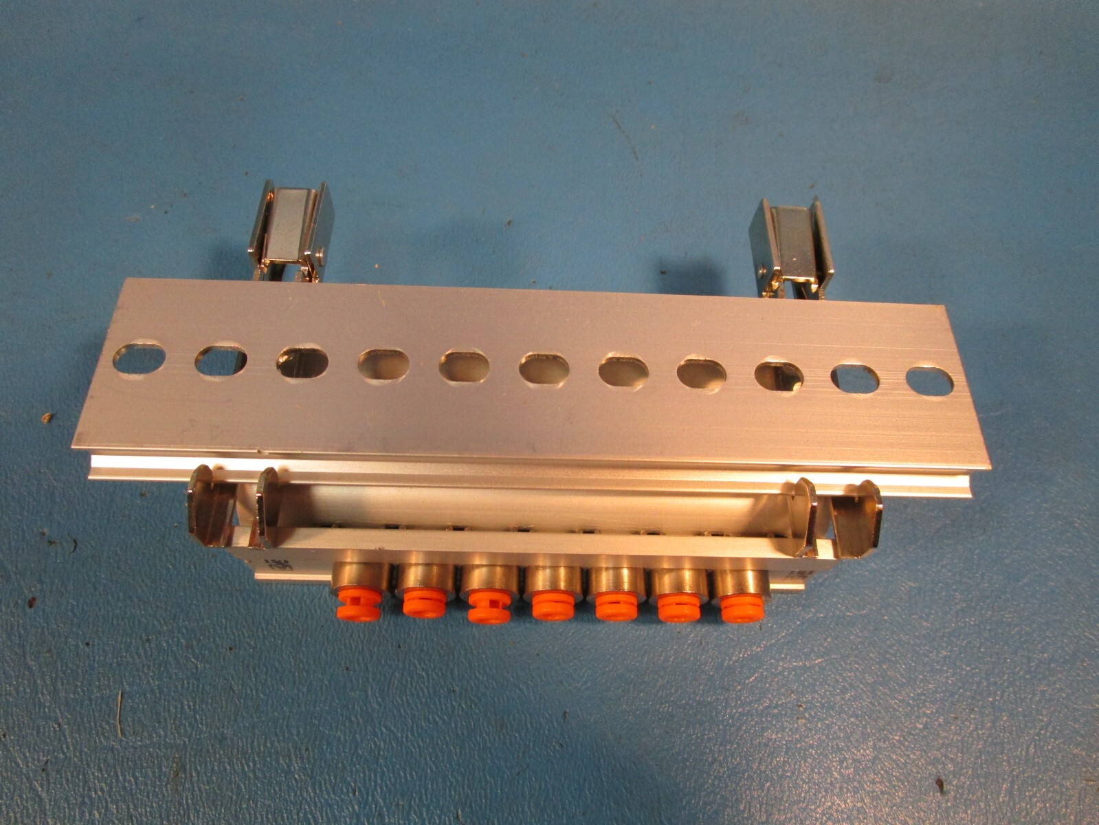 SMC VV3QZ15-07N1C-D mfld, plug-in, vqz100, VV3QZ* MANIFOLD VQZ 3-PORT
