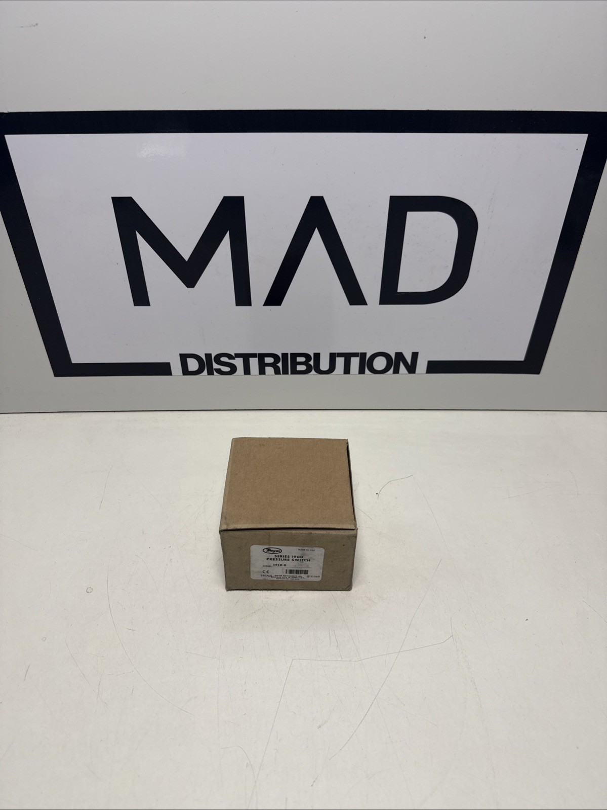 Dwyer 1910-0 Compact Low Differential Pressure Switch