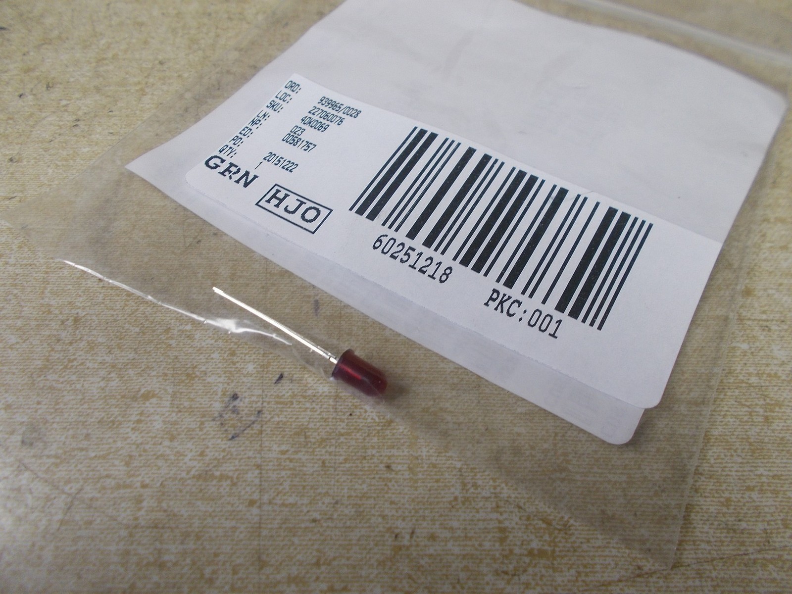 NEW Avago Tech LED Red HLMP-3601 *FREE SHIPPING*