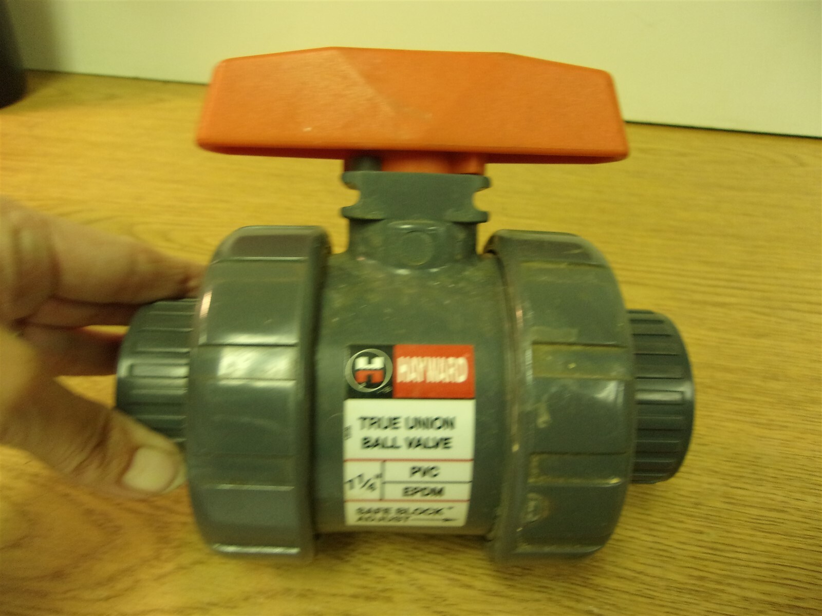 Hayward True Union Ball Valve 1-1/4″ PVC EPDM *FREE SHIPPING*
