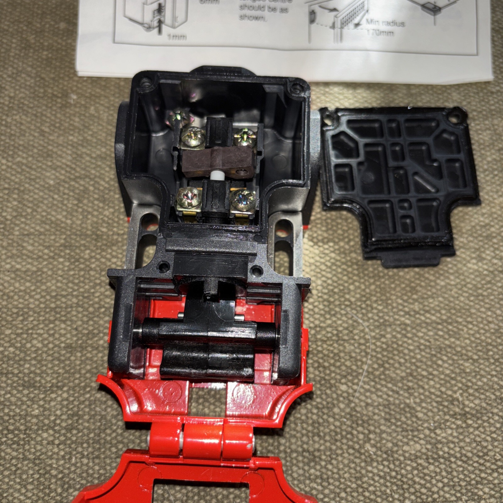 GUARD MASTER, STI. ISOMAG 4 UNIVERSAL GUARD ISM-4 SAFETY SWITCH, 10A 500V IP66