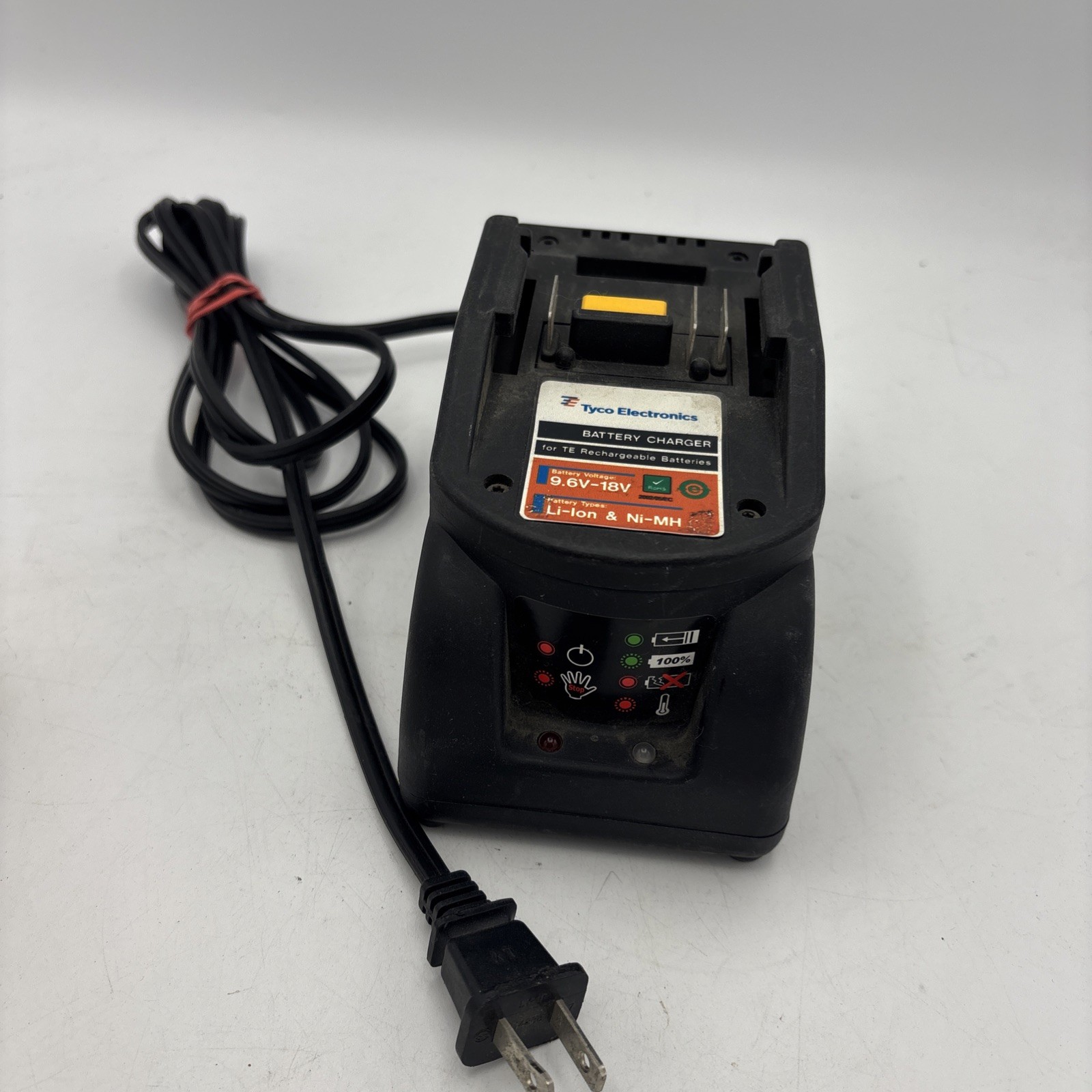 Tyco Electronics 2063870-1-C Battery Charger