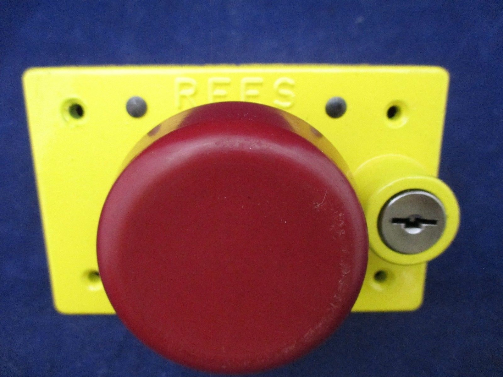Rees 03855-022 Push Button no key