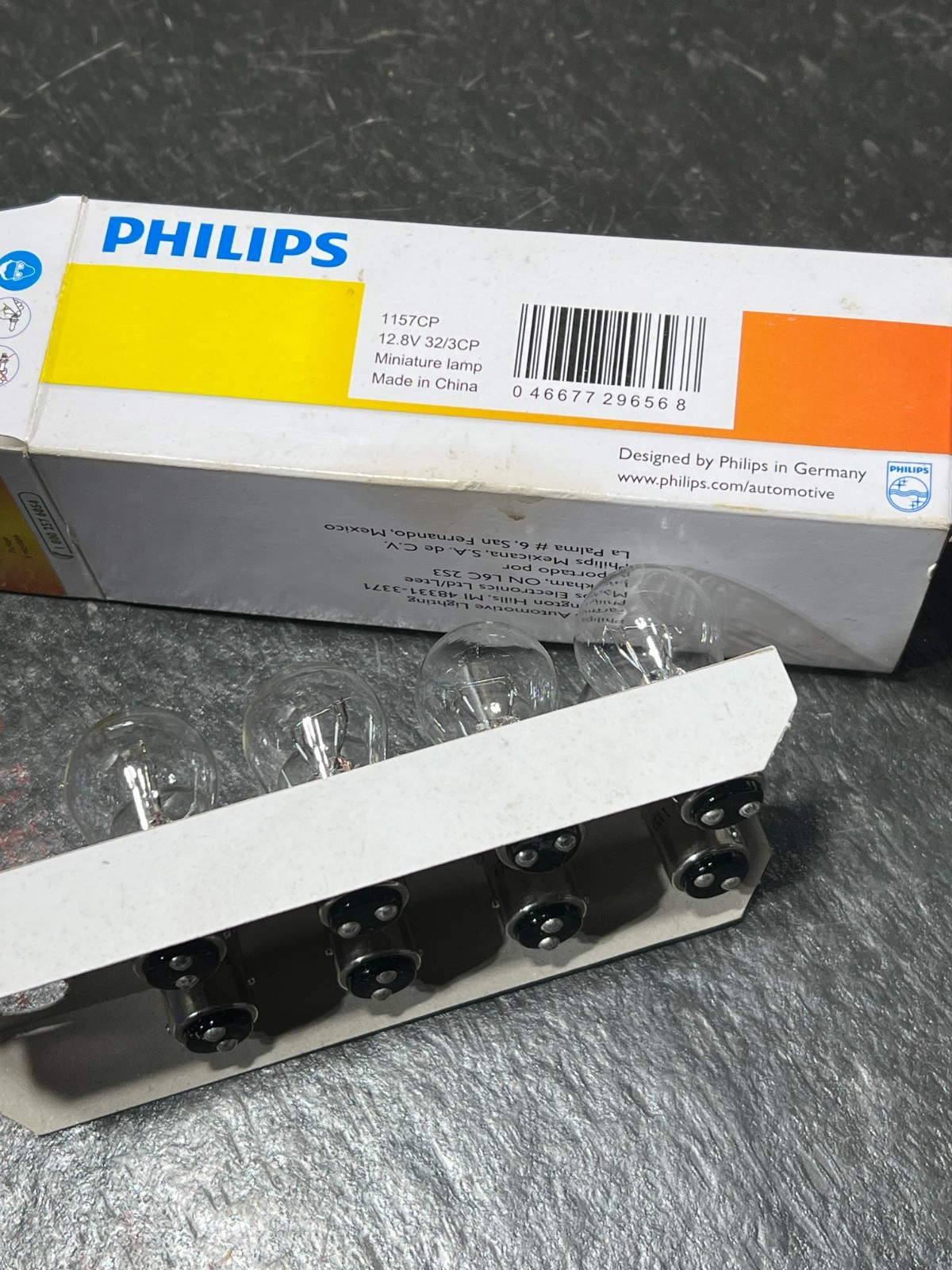 phillips 1157cp nos poor packaging box of 8pcs 12.8v 32/3cp