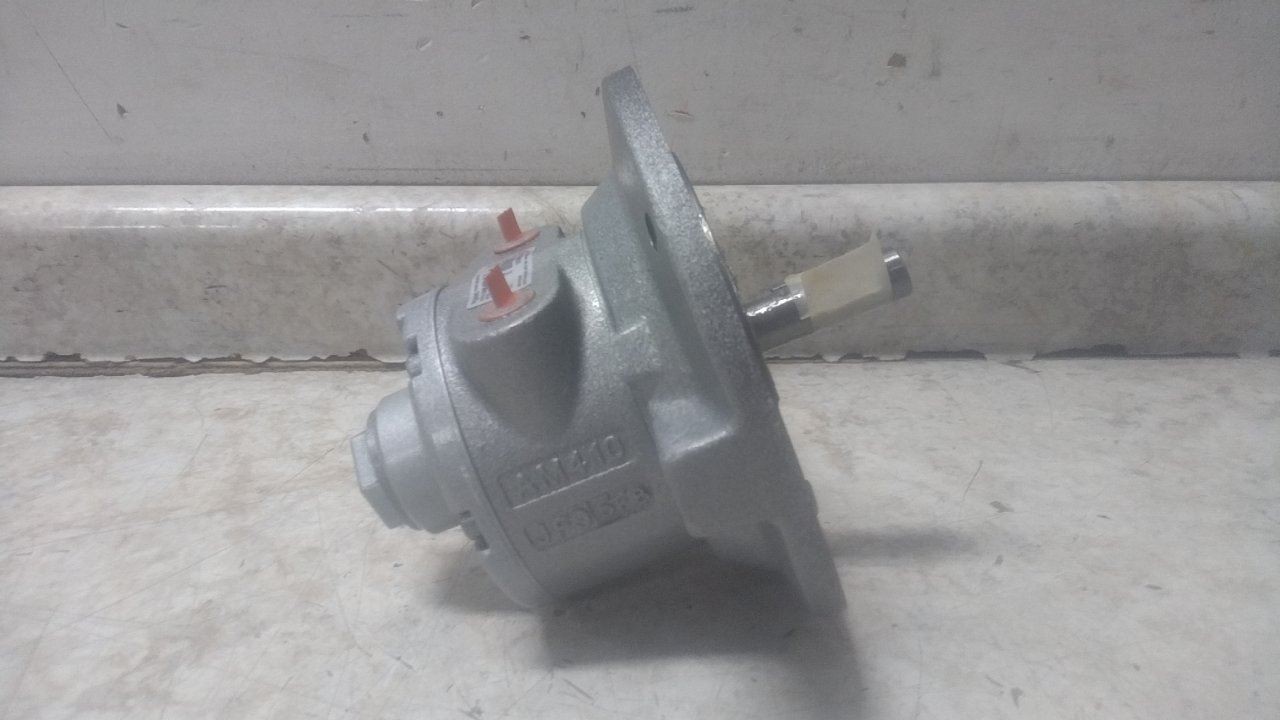 Gast 4AM-NRV-70C 1.7 Output HP 3000 RPM 35 In-Lb Torque 72 Max CFM Air Motor