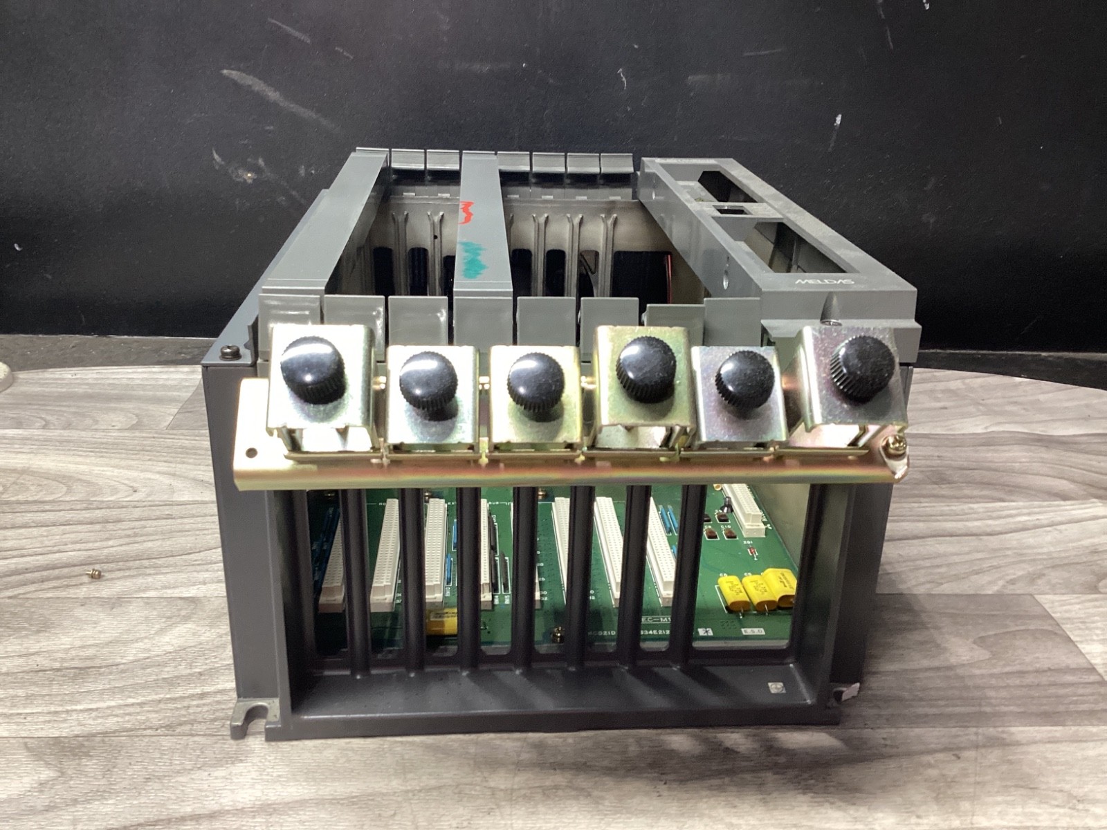 MITSUBISHI FCA320HWM2-1 NUMERICAL CONTROL SYSTEM RACK MC021D #109G7PR7