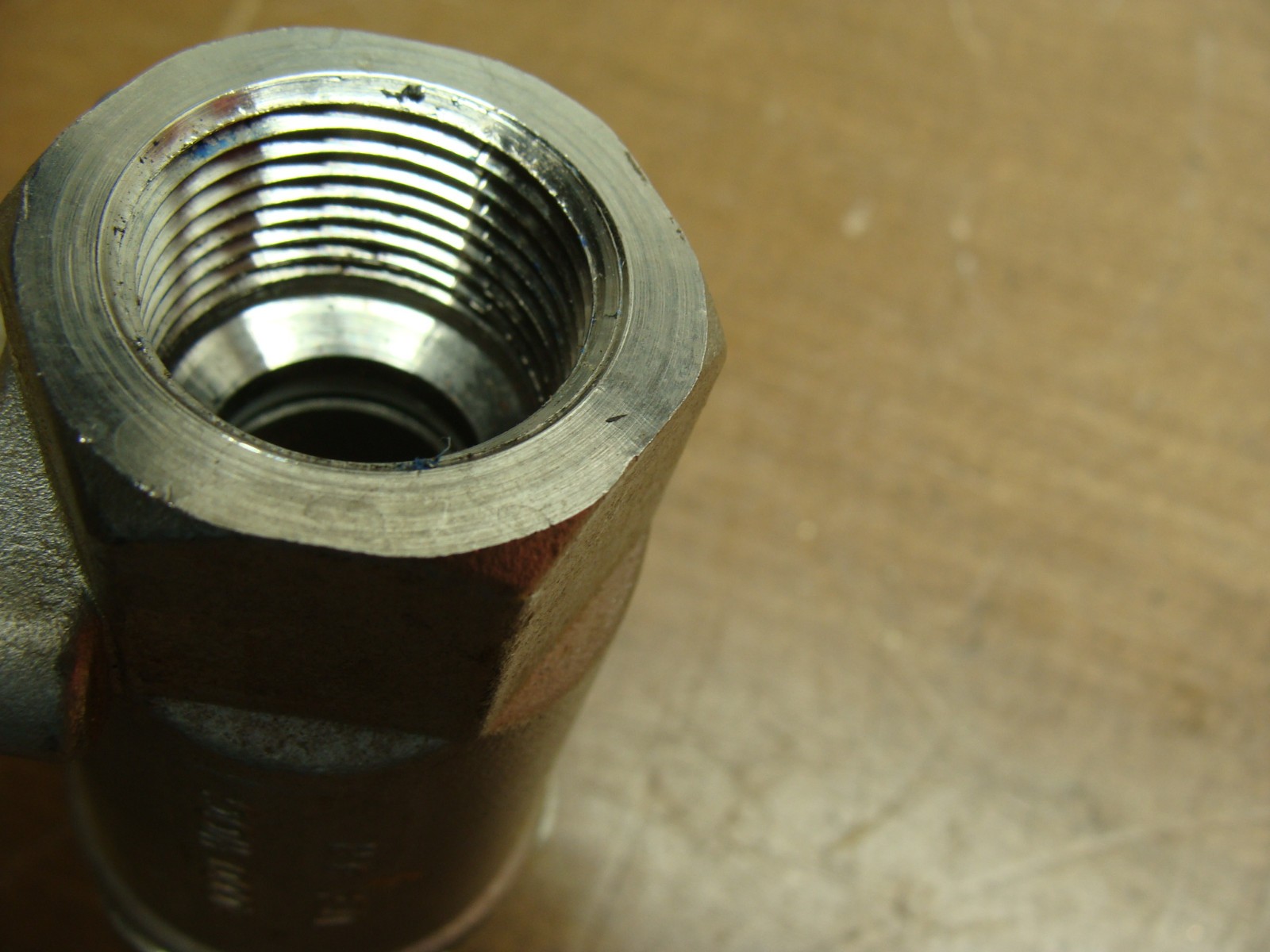 APOLLO STAINLESS STEEL BALL VALVE 76-104-01A 3/4″ FNPT 2000 PSIG WOG CF8M