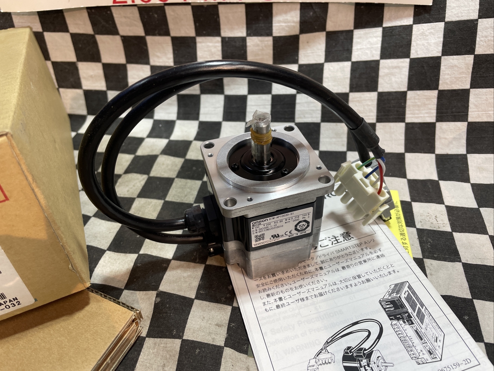 OMRON R7M-AP10030-S1, R7MAP10030S1, Servo Motor, SHIPSAMEDAY