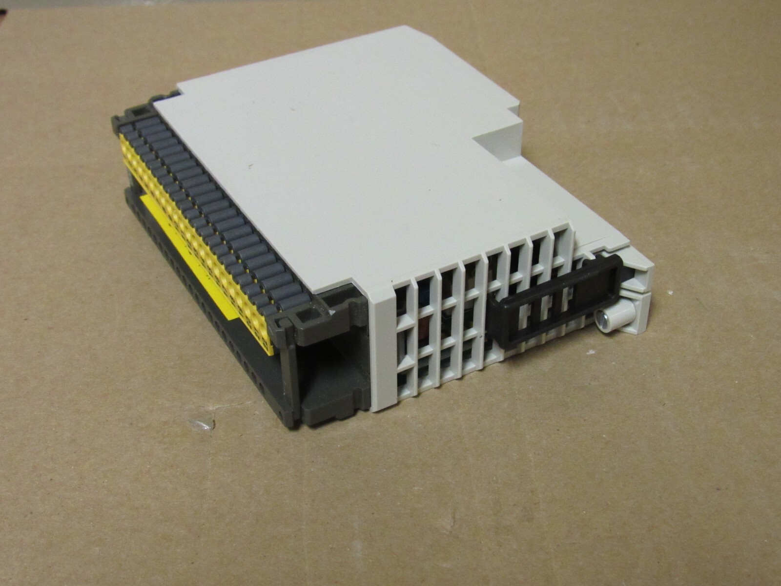 SCHNIEDER AUTOMATION DAP218/AS-BDAP-218 TSX COMPACT, NIB, MAKE OFFER!
