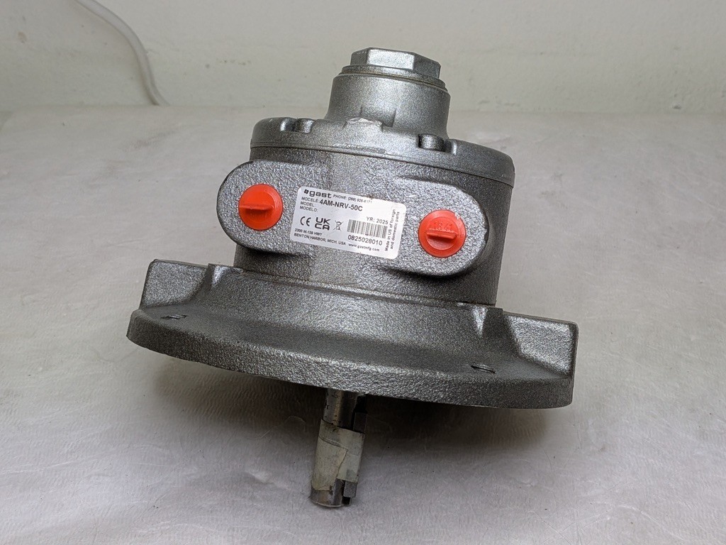 Gast Flanged Air Motor 1.5 HP 5/8″ Reversible Shaft 3000 RPM Max. 4AM-NRV-50C